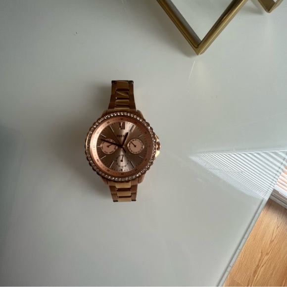 Women’s FOSSIL watch - Picture 4 of 5